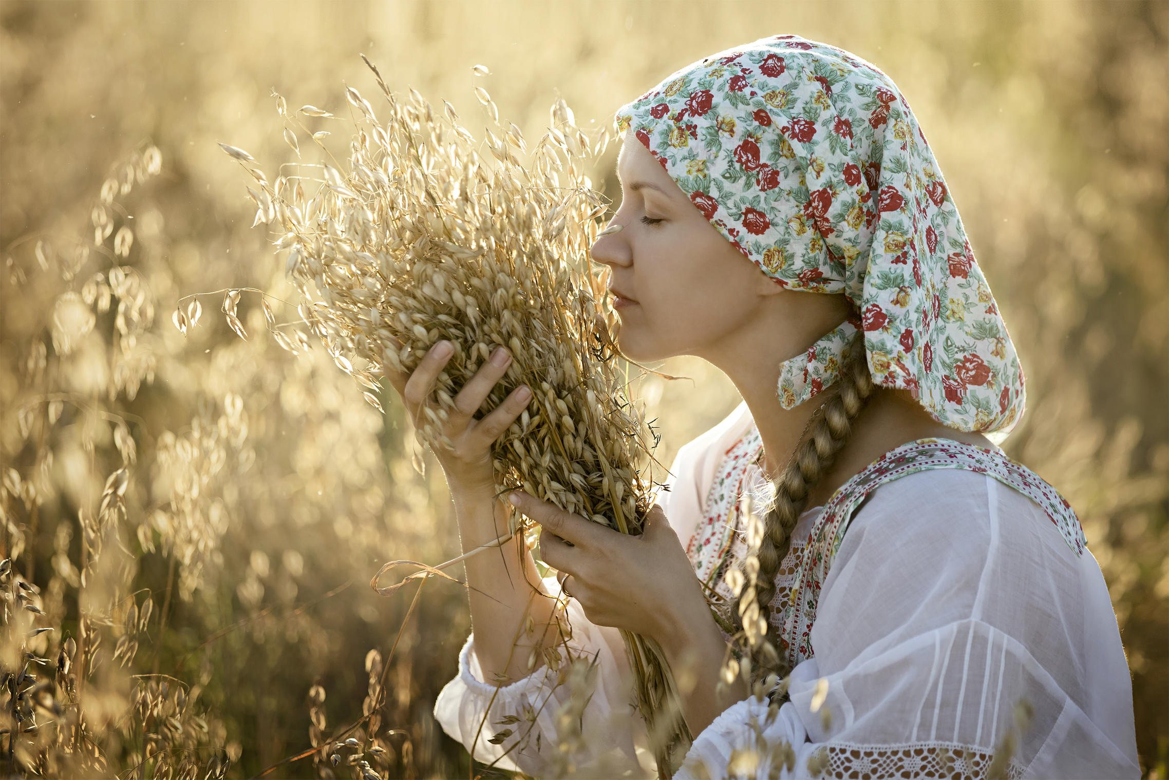 Photo Women in Slavic costumes in Cagayan de Oro
